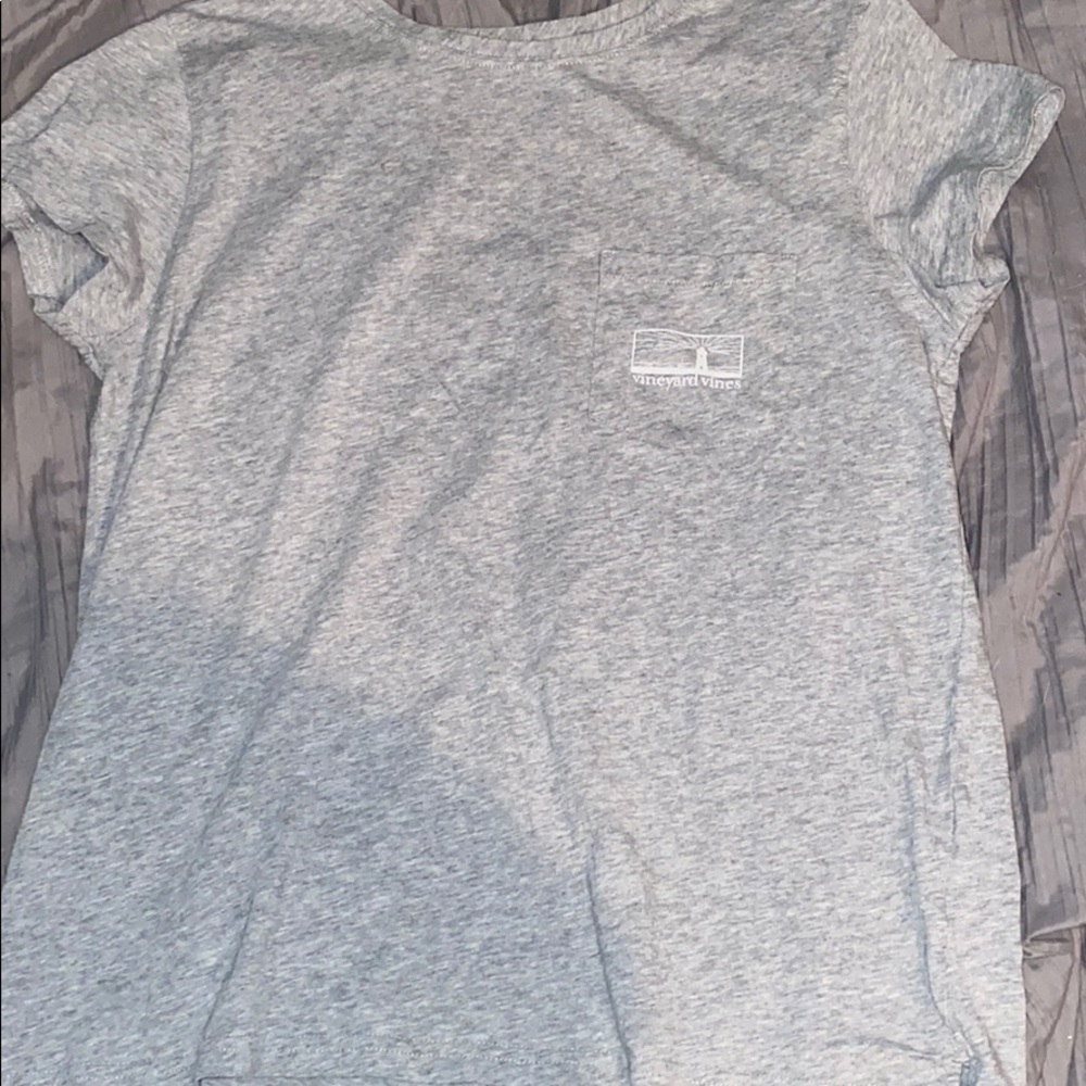 vineyard vines grey shirt